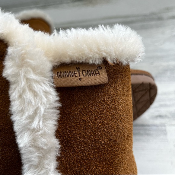 MINNETONKA Brown Suede Boots Size 6 - Picture 9 of 11